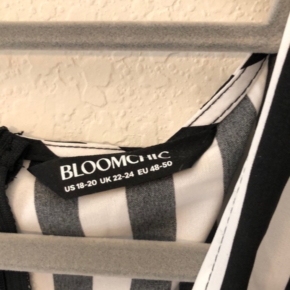 BloomChic Black and White Striped Jumpsuit 18-20 NWT - Picture 2 of 9